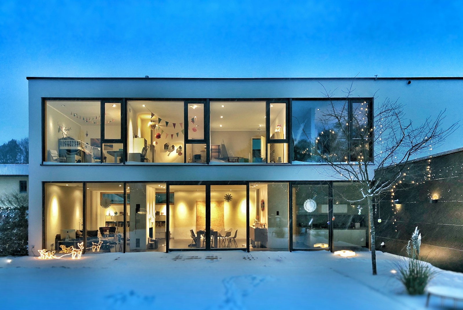 photo de paysage d'une maison à deux étages